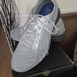 Under Armour Men's Light Gray Sneakers